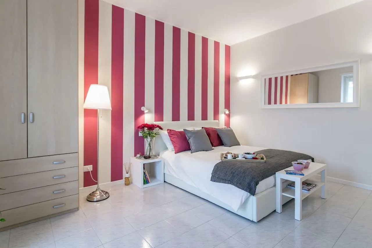 Violet Home - Loreto Milano 0*,
