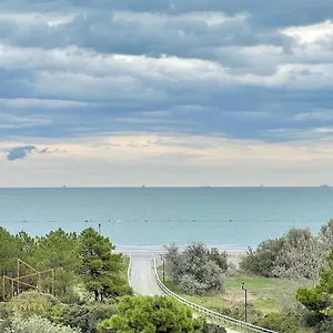 https://12-bilo-leonardo.emilia-romagnahotels.net